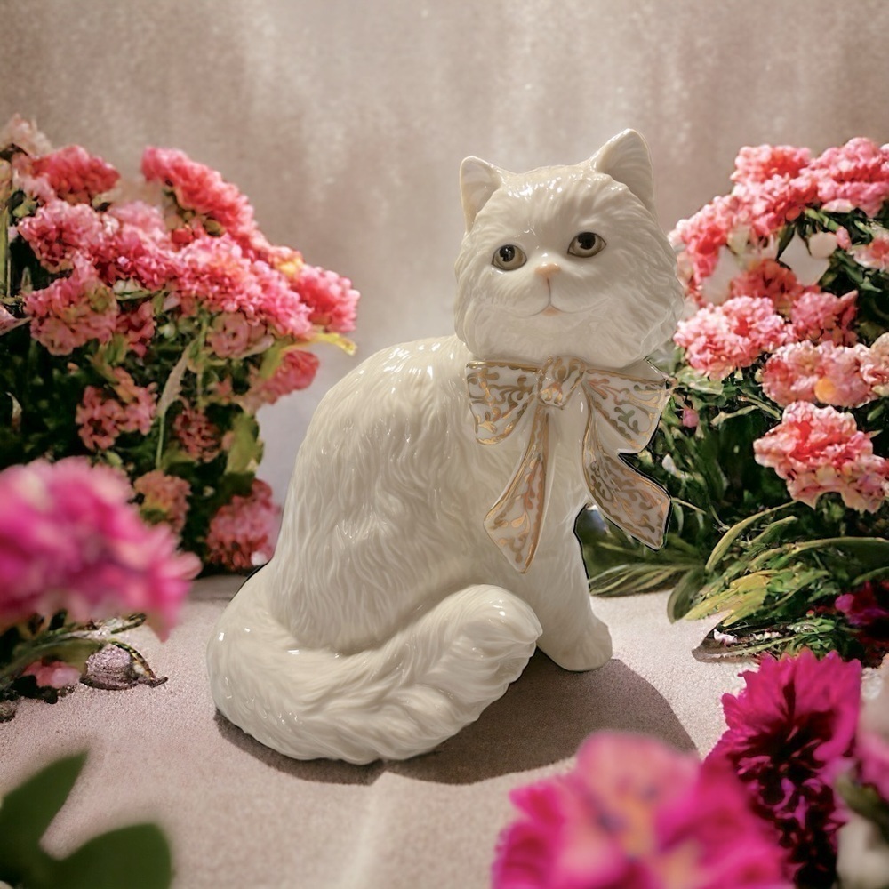 LENOX Cat Figurine Sitting Pretty Porcelain Kitten Bow Ivory White and gold.